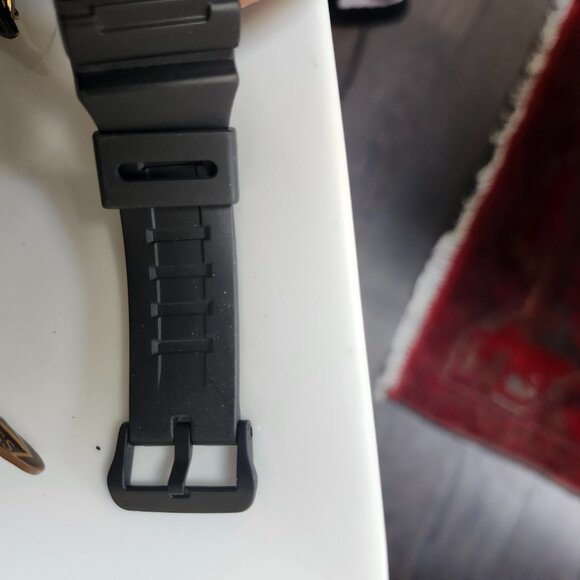 Casio "Tough Solar" Men's Watch Black & Gold - Picture 4 of 4